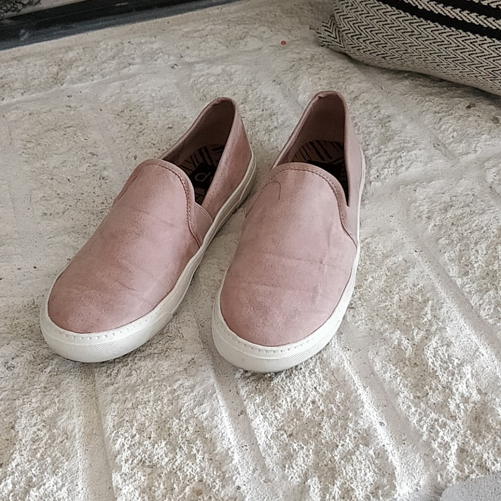 DV slip ons